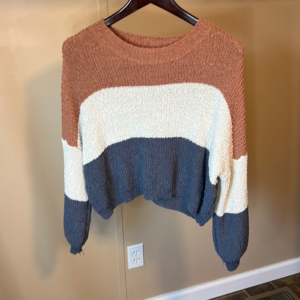 Color block cropped sweater